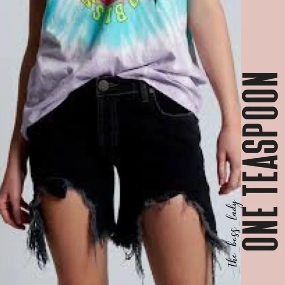 ONE Teaspoon shorts Stevies long length boyfriend shorts 26